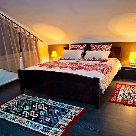 La Mama Siriu Hotel Lunca Jaristei Buitenkant foto