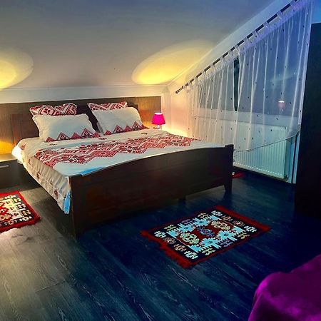 La Mama Siriu Hotel Lunca Jaristei Buitenkant foto