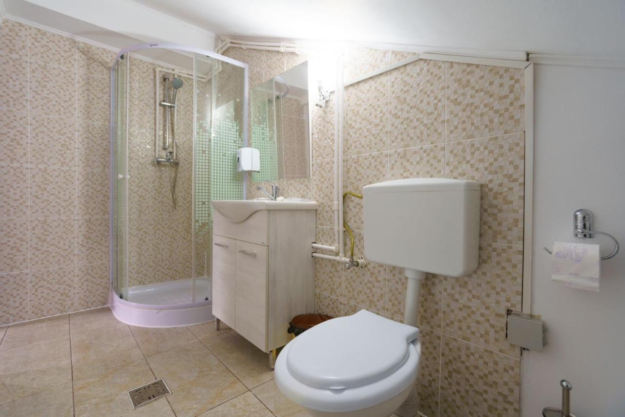 La Mama Siriu Hotel Lunca Jaristei Buitenkant foto